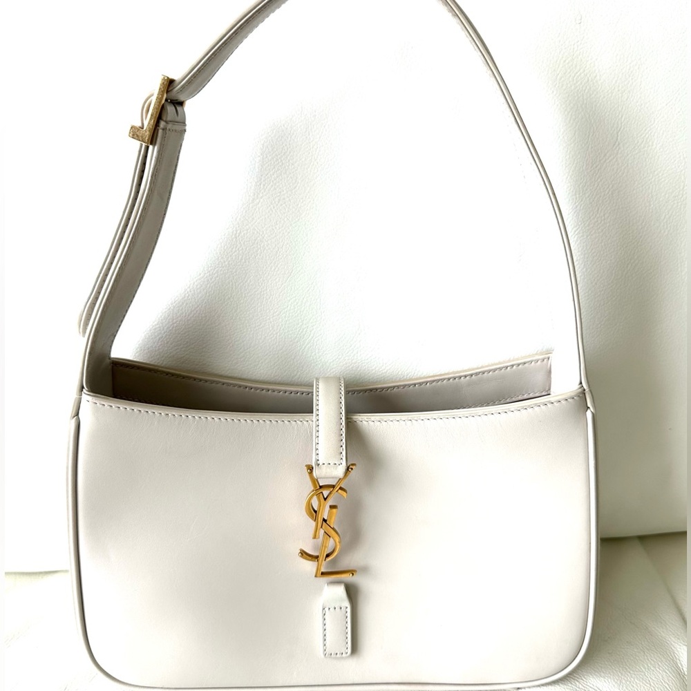 Saint Laurent Le 5 a 7 Hobo Leather Medium